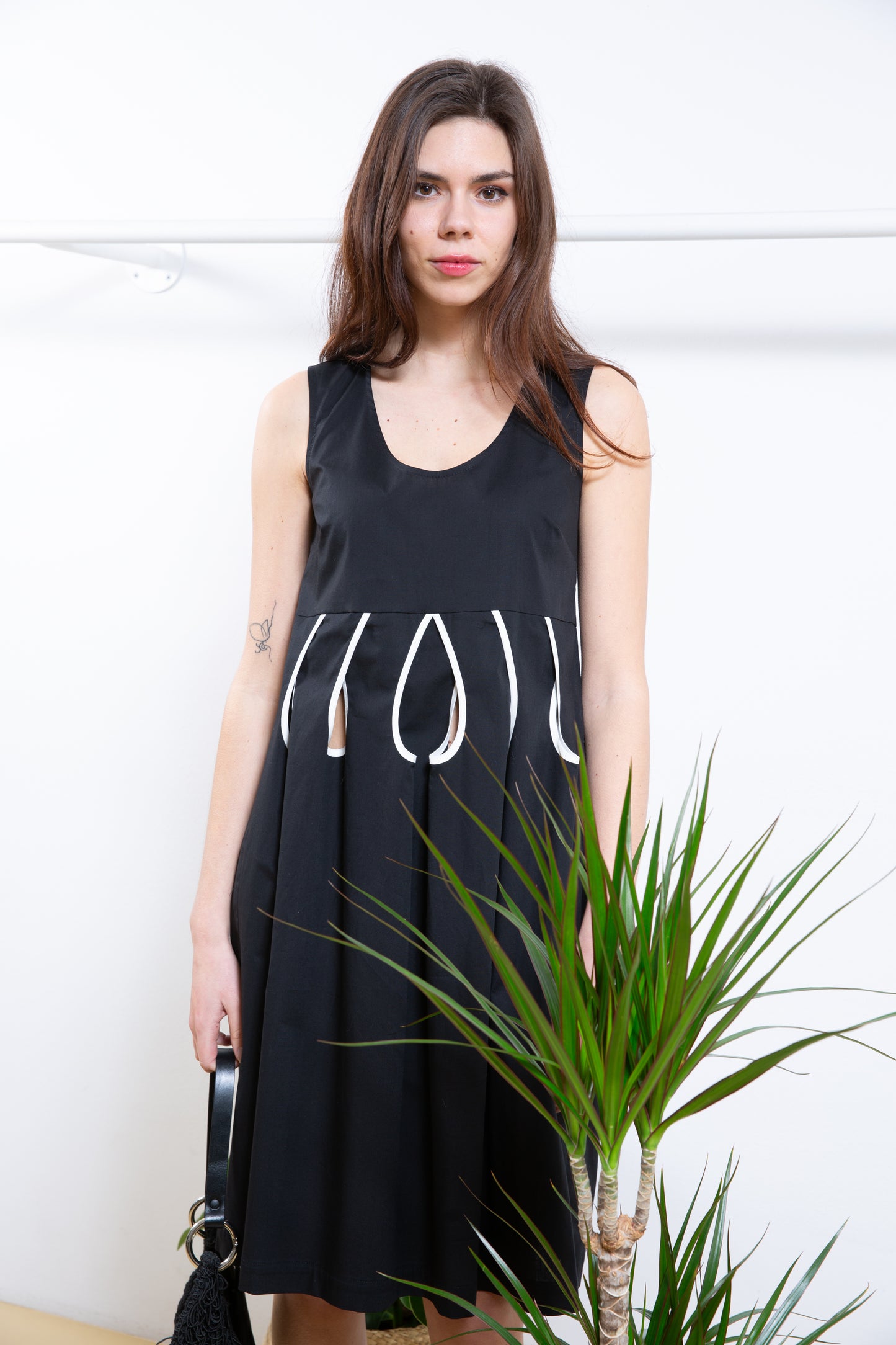 Black Sleeveless Dress