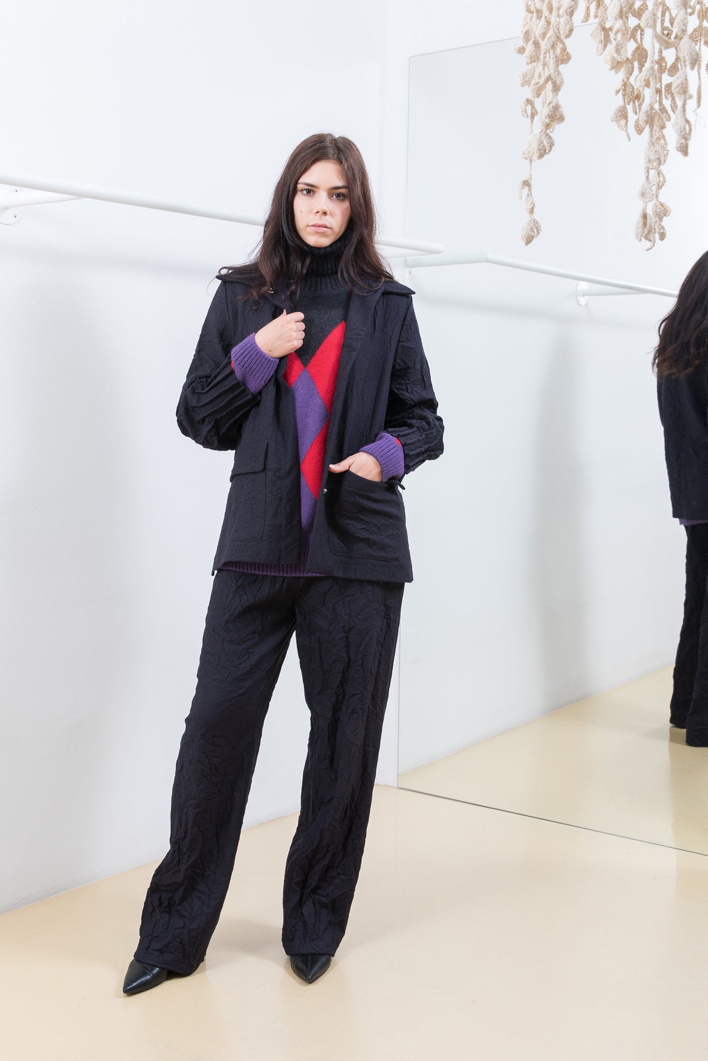 BLACK CRINKLED TROUSERS