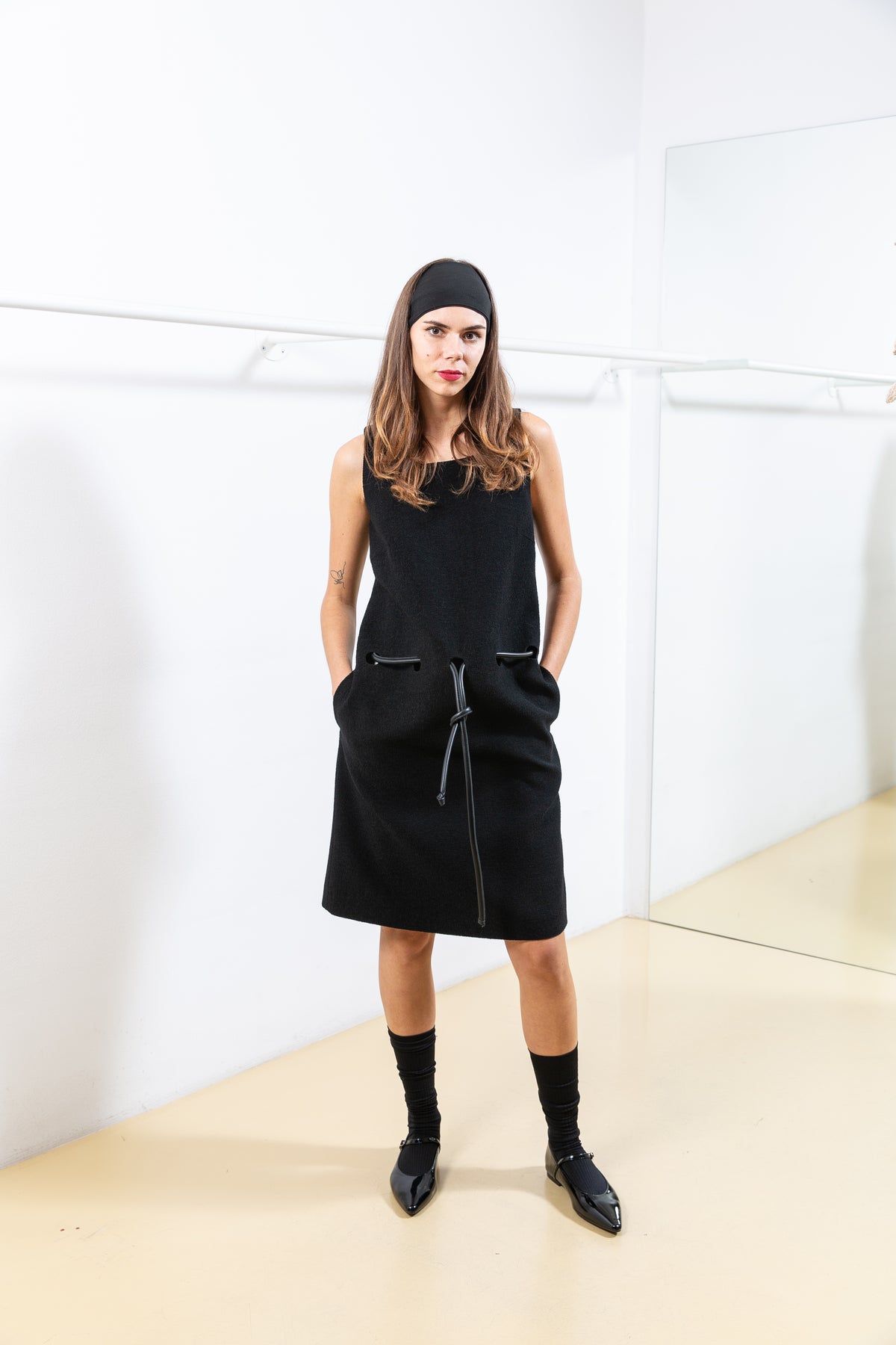 Black Textured Dress with Details in the Waist