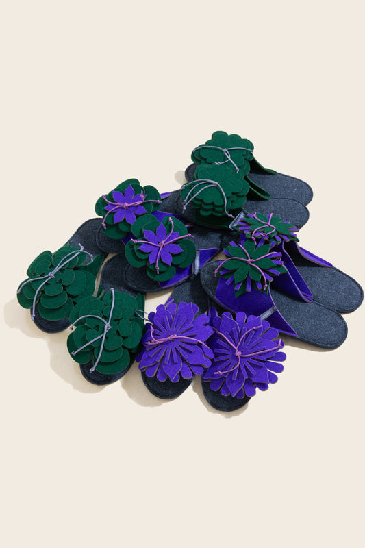 SLIPPERS WITH FLOWER